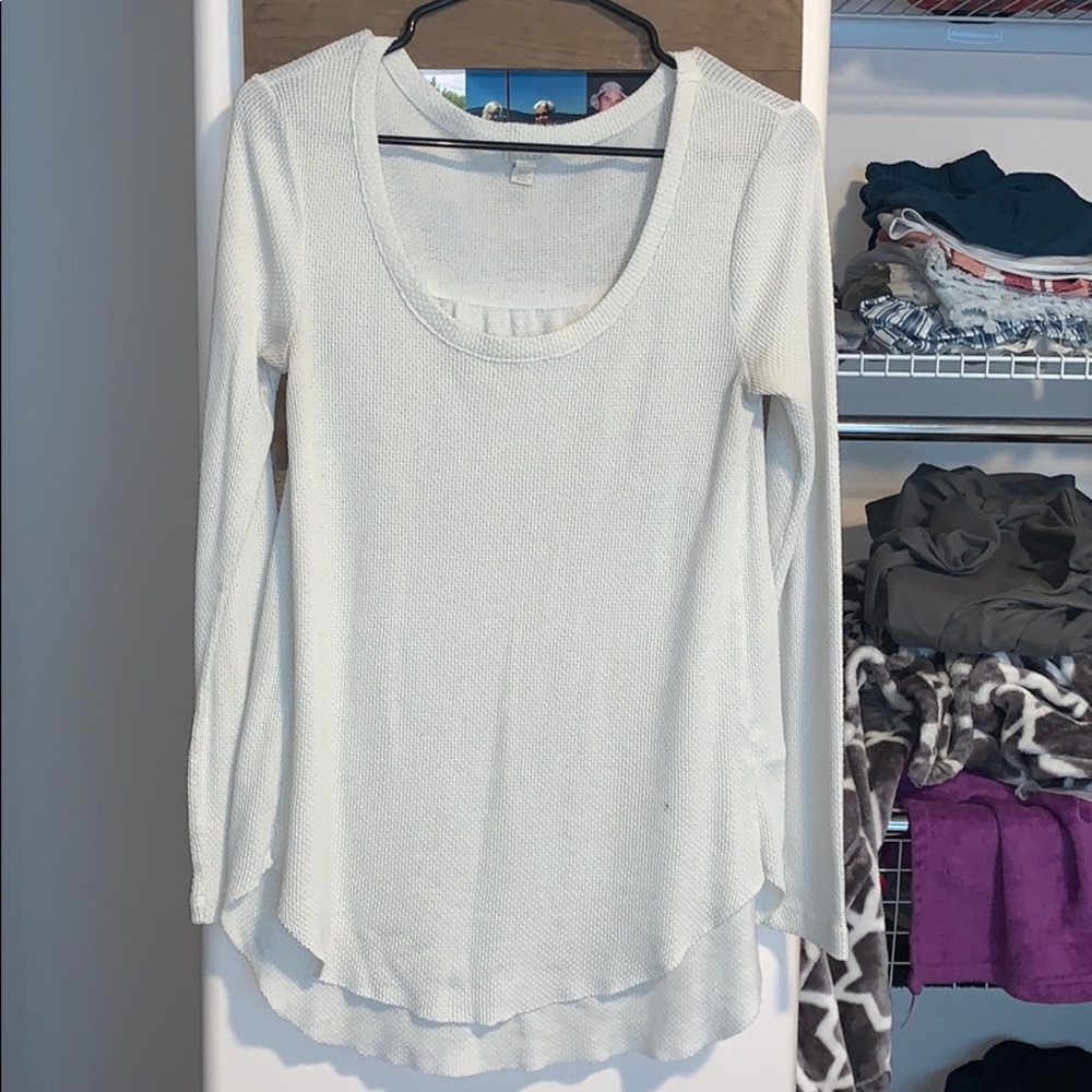 Long sleeve white tee